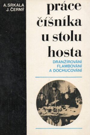 Práce číšníka u stolu hosta
